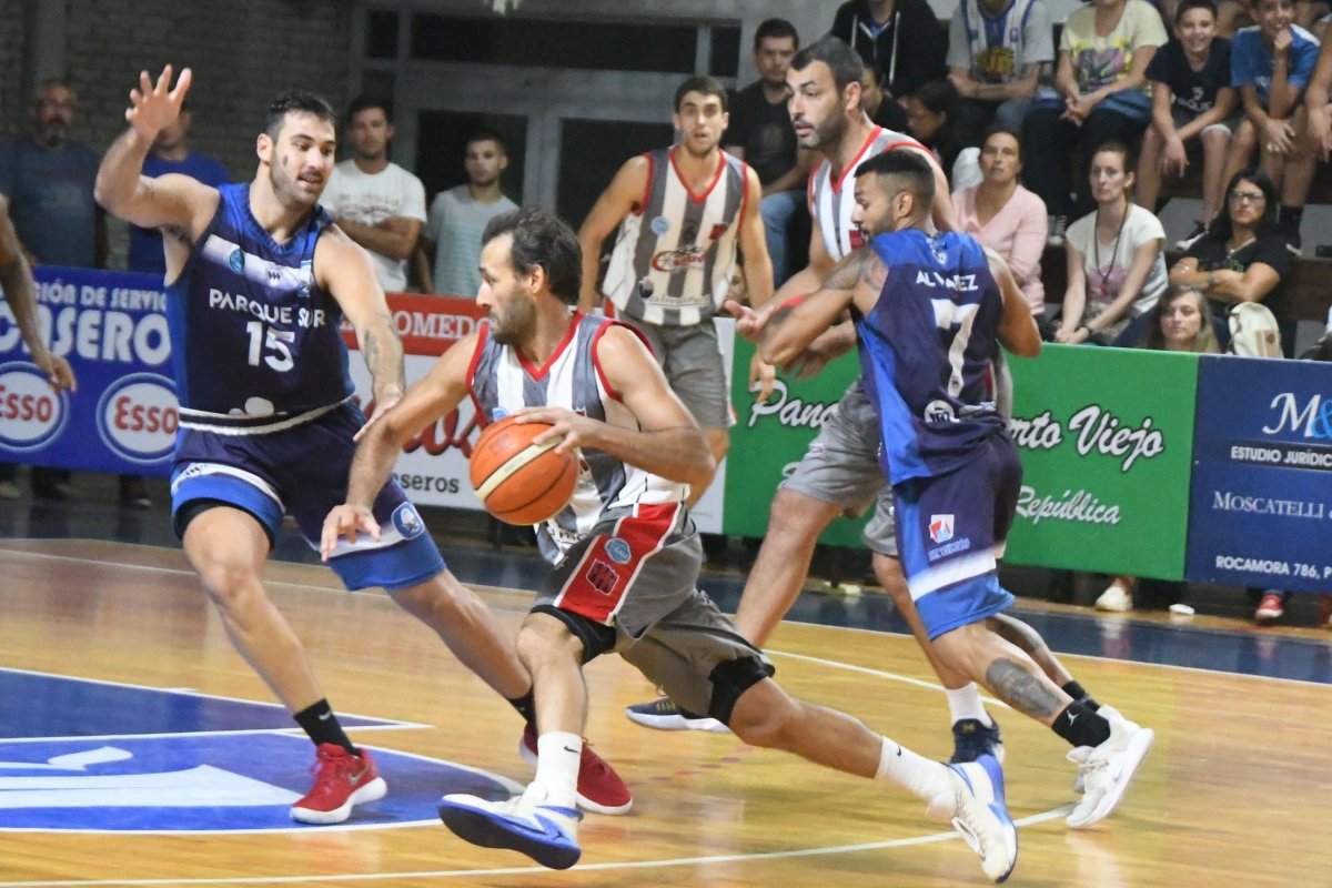 Adri&aacute;n Forastieri volvi&oacute; a ser determinante en el triunfo rojinegro, con 15 puntos y 7 asistencias.