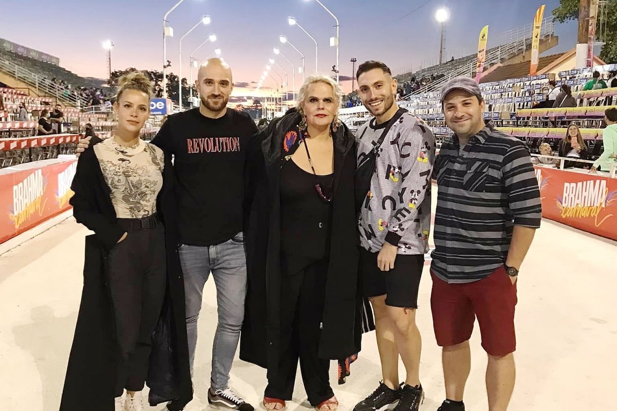 el Coordinador Mat&iacute;as Pisera Fuster, junto a los jurados de la 5ta noche
