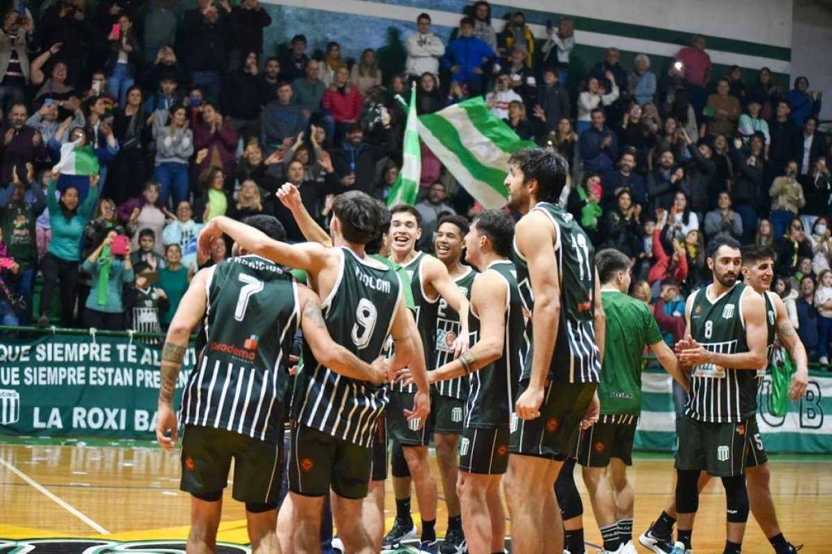 Festejo de Racing (Foto: Mauricio R&iacute;os)