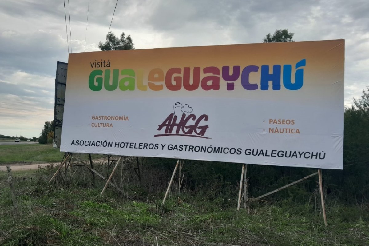 Carteles de promoci&oacute;n de Gualeguaych&uacute;