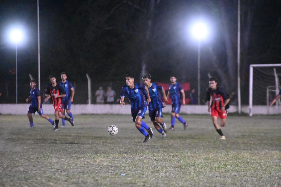 Juventud Unida se quedó con el clásico. Foto: Mauricio Ríos