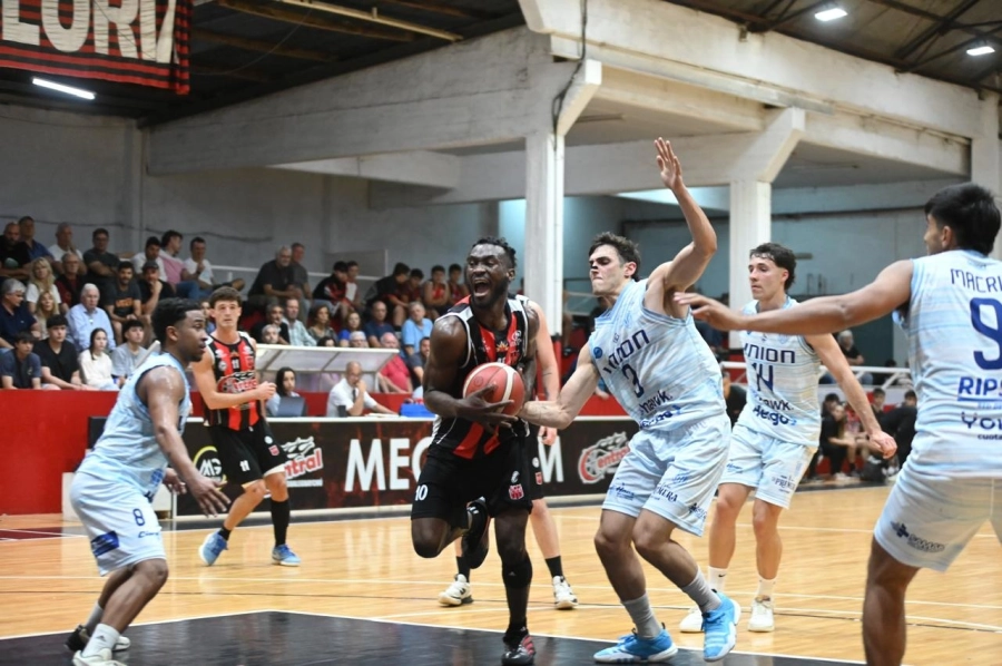 Johu Castillo fue uno de los puntos altos del rojinegro. Foto: Mauricio R&iacute;os