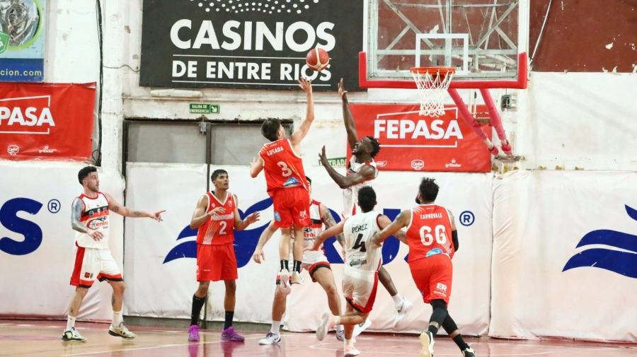 Tom&aacute;s Losada termin&oacute; definiendo el partido. Foto: Prensa Rocamora