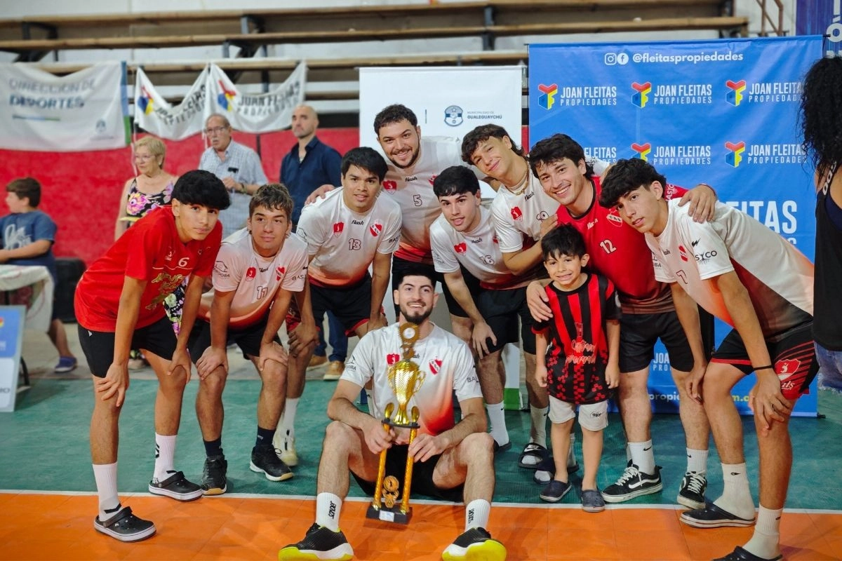 El rojo festejó en la rama masculina