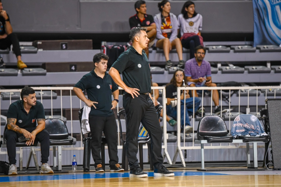 Mart&iacute;n Pascal lleg&oacute; a los 100 partidos dirigiendo a Central Entrerriano. Foto: Prensa Uni&oacute;n Mar del Plata