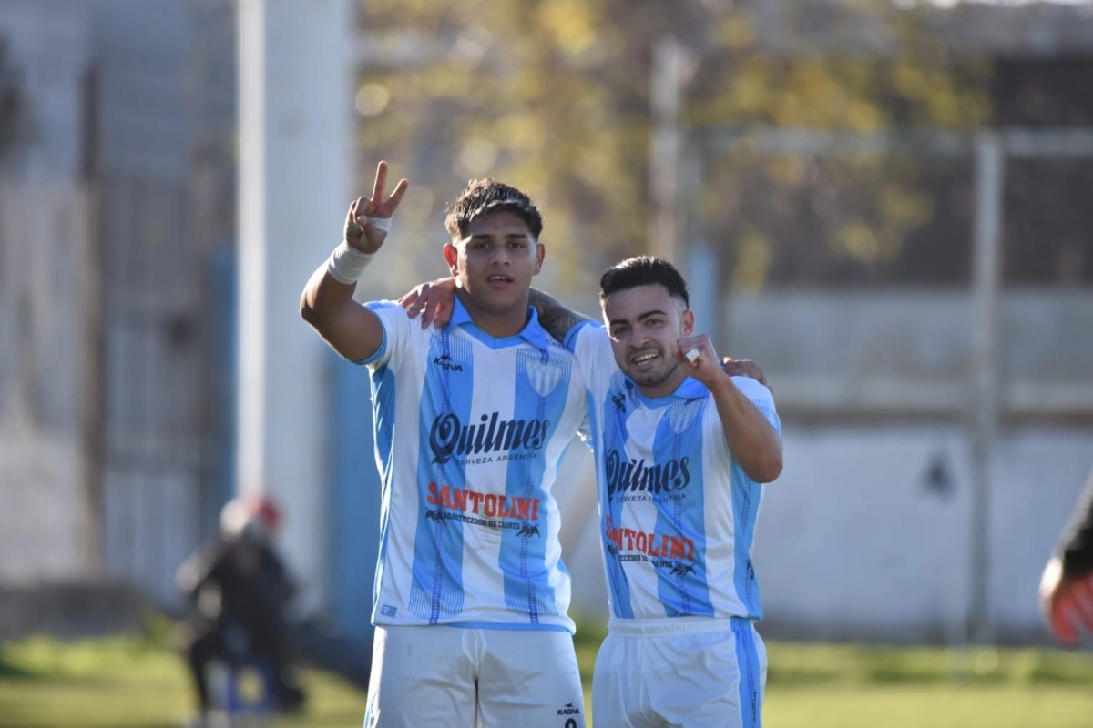 Agust&iacute;n Sol&iacute;s convirti&oacute; dos goles para el decano