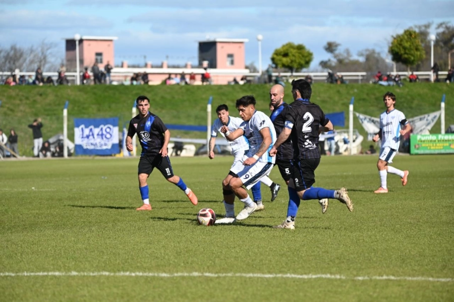 Sol&iacute;s convirti&oacute; el primer gol del Juve. Foto: Mauricio R&iacute;os