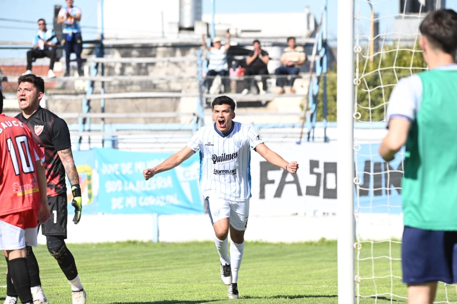 Maidana inici&oacute; el camino de la goleada. Foto: Mauricio R&iacute;os