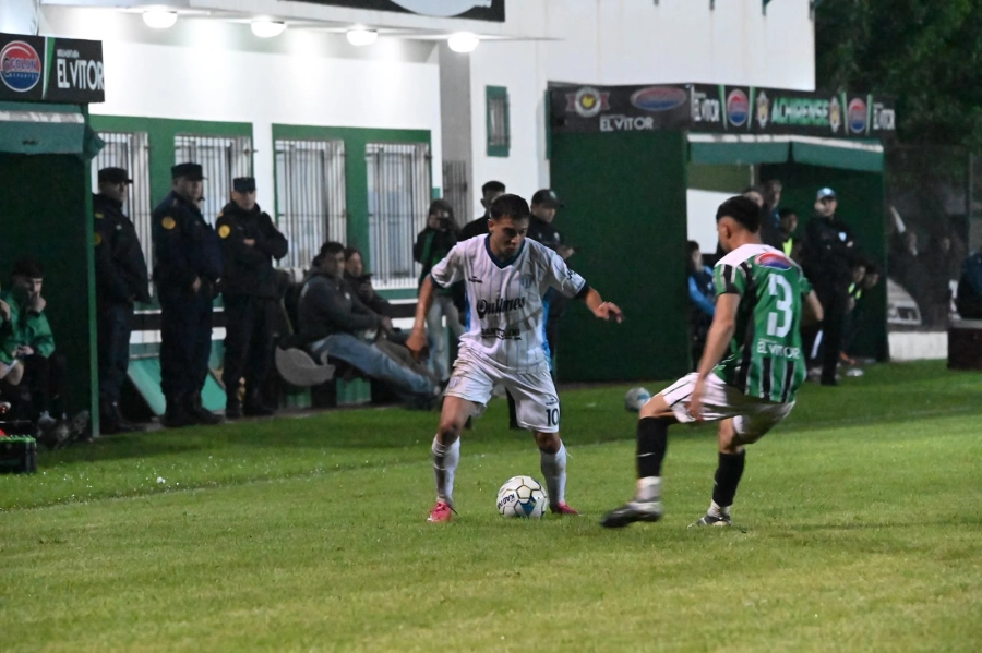 Sergio Olano mand&oacute; el centro para el gol de De Hoyos. Foto: Mauri R&iacute;os