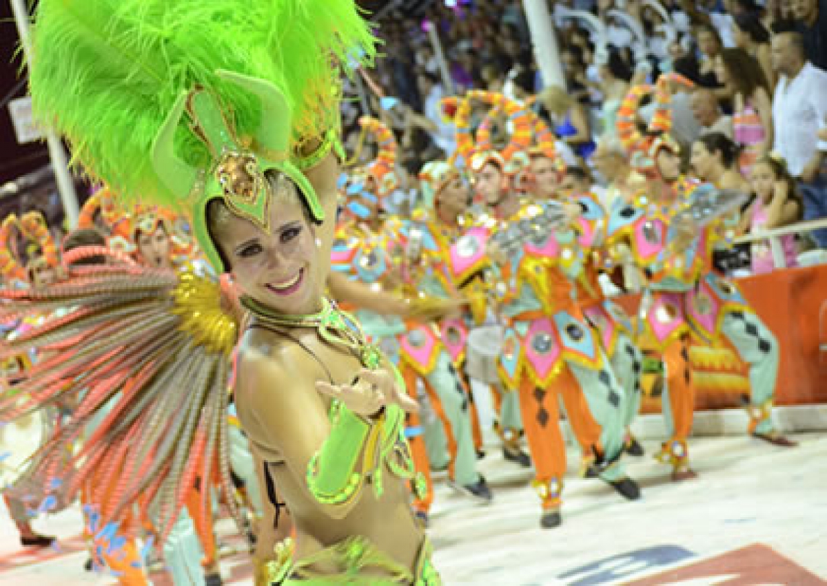 Este Domingo Sigue La Fiesta De Carnaval En Gualeguaychú 4883