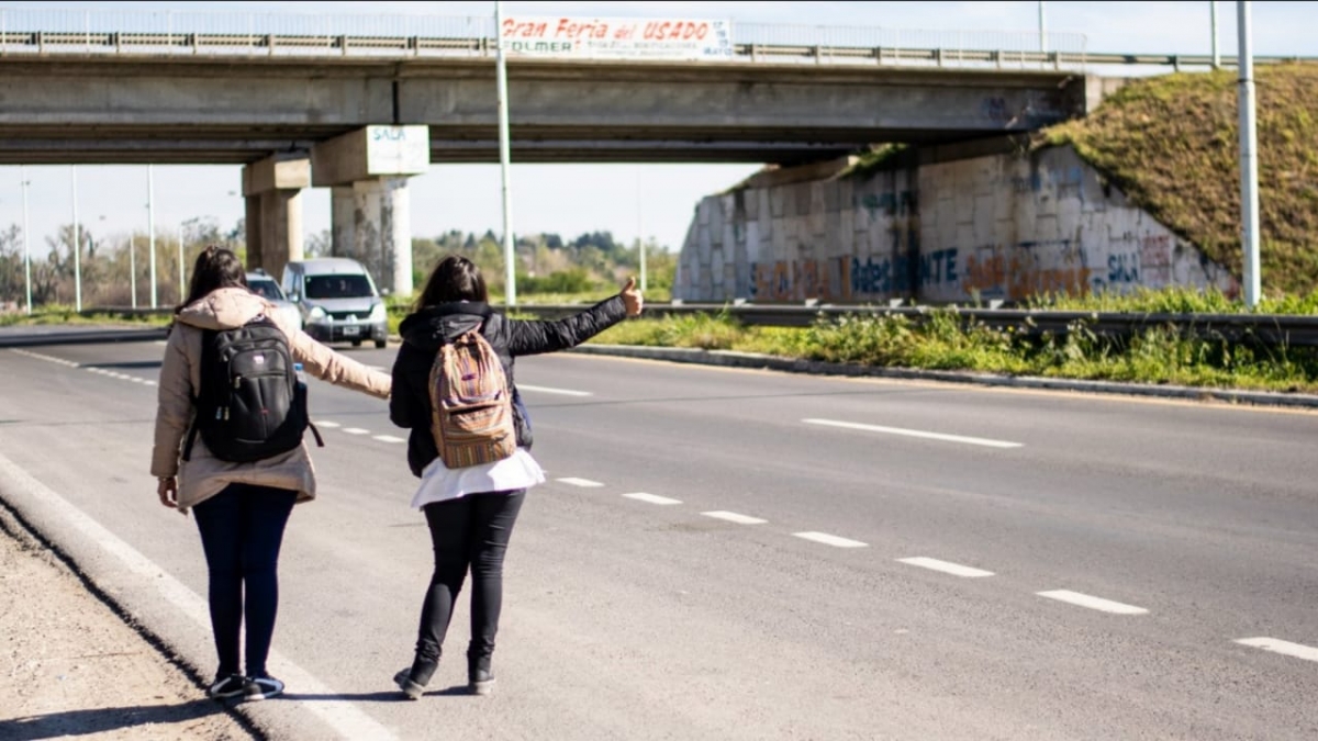 Se realizará un documental sobre mujeres que hacen dedo en nuestras rutas